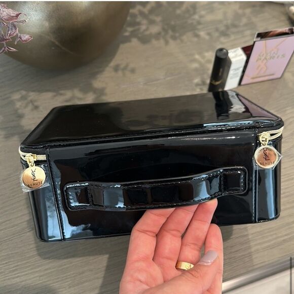 💫Flash Sale, FINAL PRICE💫YSL Beauty Cosmetics Case and goodies - Picture 9 of 10